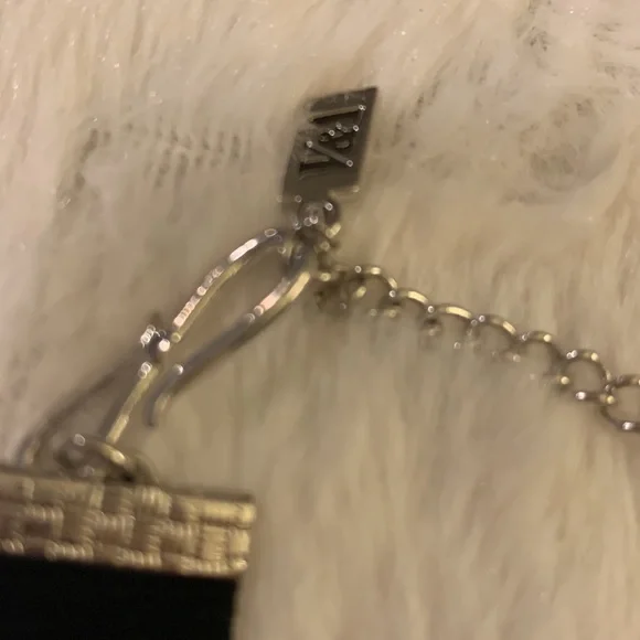 V&A Hematite Necklace.Stunning.Black velvet - Picture 4 of 7